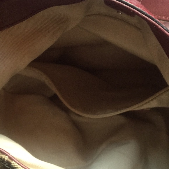 Coach Purse w/ Several Pockets - Picture 4 of 8